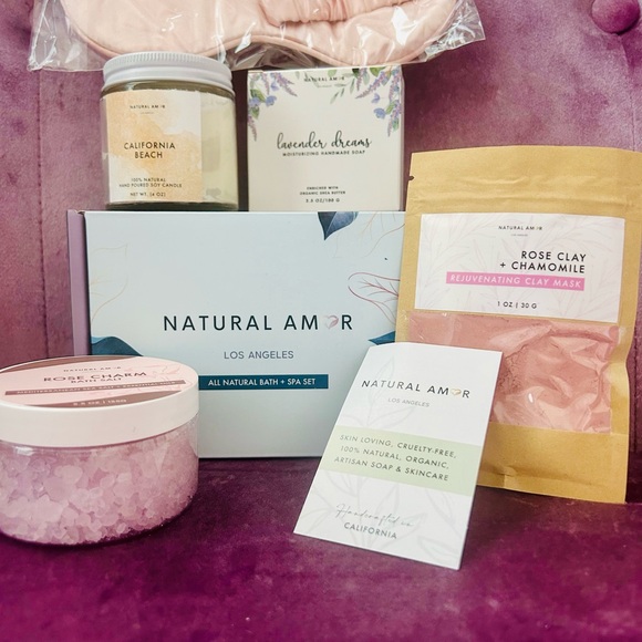 🌸Spa 5 piece gift set. Set includes soap, clay mask, bath salt, candle eye mask - Picture 11 of 13